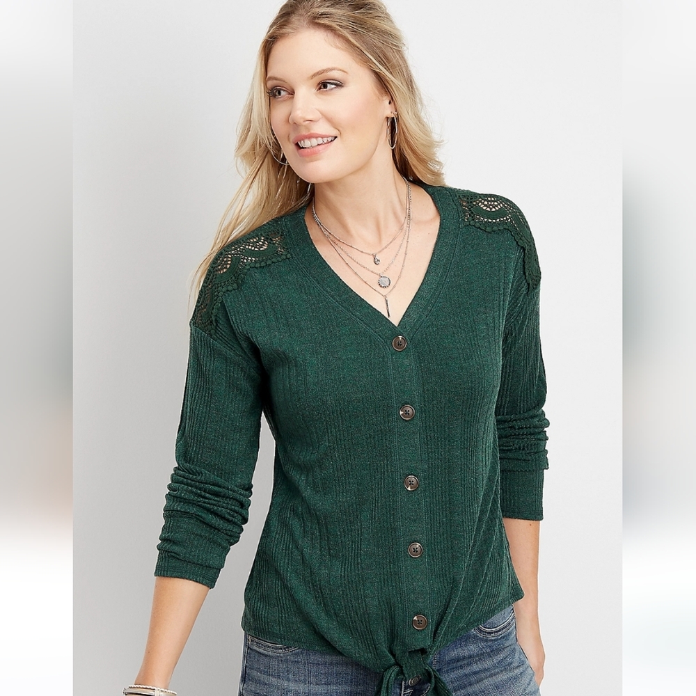 Like New! Maurices Long Sleeve Button Down Tie Front Green Top~ XS~